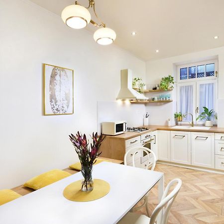Bonton Apartments Kezmarok Bagian luar foto
