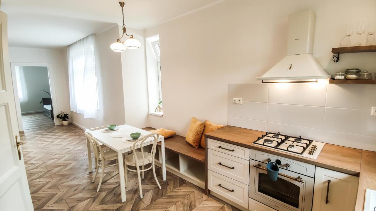 Bonton Apartments Kezmarok Bagian luar foto